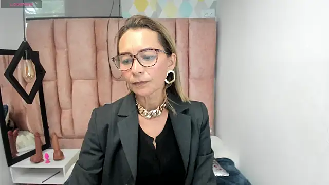 Issa Milf   online show from 04-27-26, 04:49