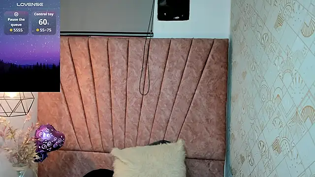 Issa Milf   online show from 10-11-25, 01:01