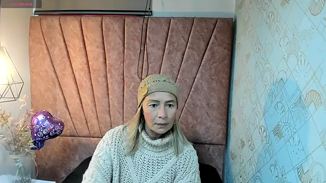 Issa Milf   online show from 10-12-25, 12:06