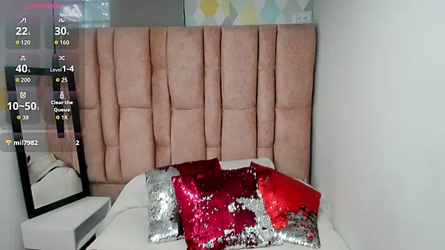 Issa Milf   online show from 04-07-26, 01:13