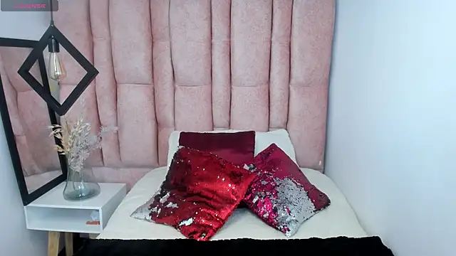 Issa Milf   online show from 05-23-26, 12:37