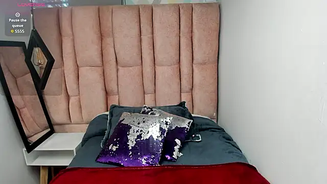 Issa Milf   online show from 02-28-26, 12:16