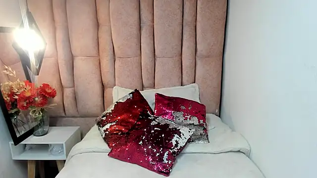 Snapshot of Issa_Milf__ chatting on 07-08-26, 01:12 Issa Milf online show from 07-08-26, 01:12