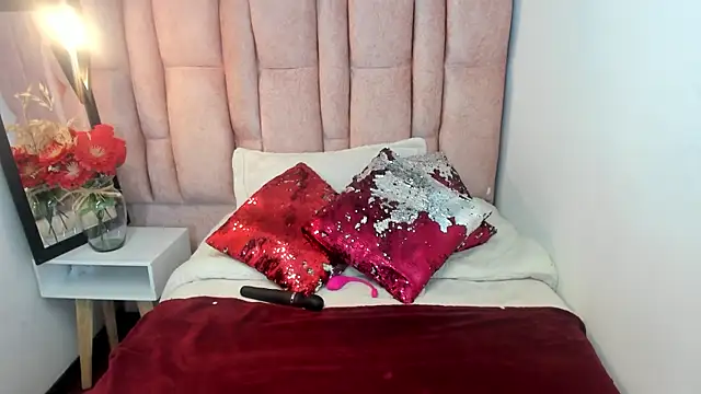 Snapshot of Issa_Milf__ chatting on 07-02-26, 01:28 Issa Milf online show from 07-02-26, 01:28