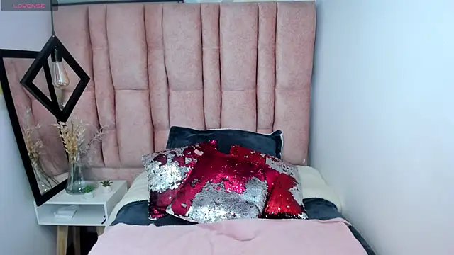 Issa Milf   online show from 05-15-26, 01:42