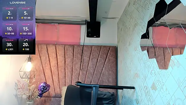Issa Milf   online show from 10-09-25, 01:00