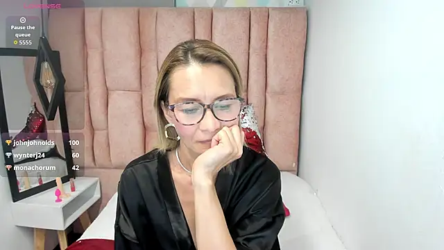 Issa Milf   online show from 04-02-26, 08:43