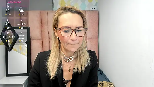 Issa Milf   online show from 02-14-26, 01:11