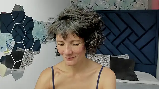 Valery More   online show from 11-09-25, 03:16