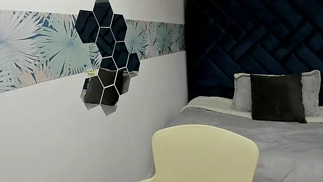 Valery More   online show from 11-21-25, 12:37