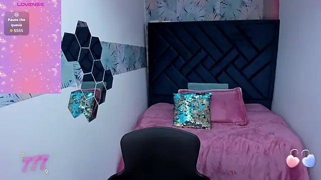 Valery More   online show from 04-21-26, 01:07