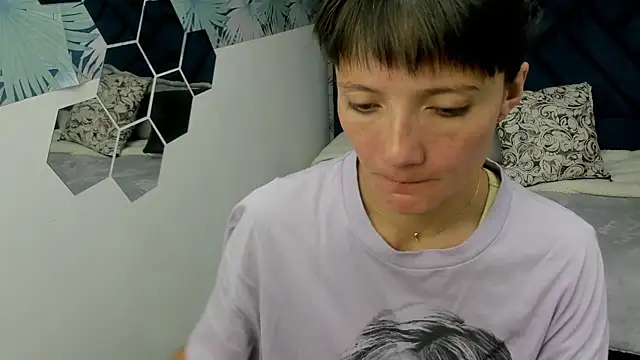 Valery More   online show from 10-16-25, 12:24