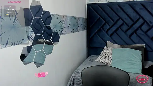 Valery More   online show from 02-02-26, 02:05