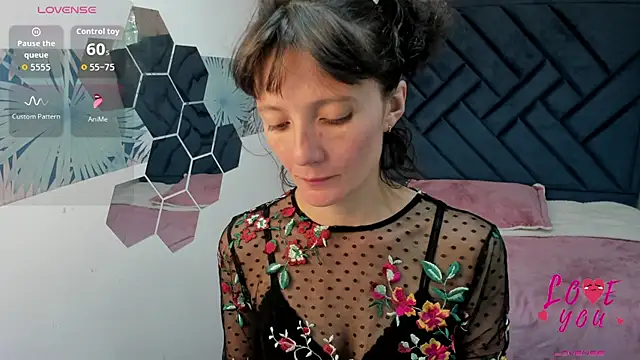 Snapshot of Valery_More__ chatting on 07-02-26, 01:17 Valery More online show from 07-02-26, 01:17