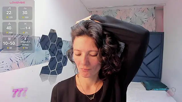 Snapshot of Valery_More__ chatting on 06-18-26, 01:16 Valery More online show from 06-18-26, 01:16