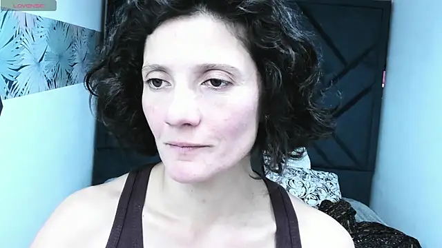 Valery More   online show from 12-18-25, 12:20