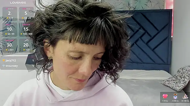 Valery More   online show from 11-30-25, 03:13