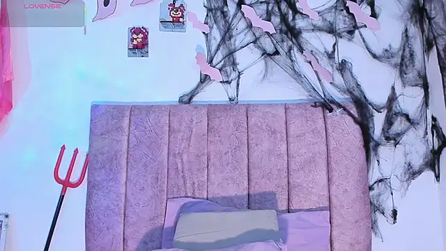 Mila 1wood online show from 10-09-25, 12:38