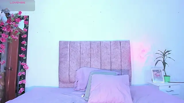 Mila 1wood online show from 02-09-26, 11:41