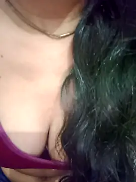 Snapshot of Meenu_rani6 chatting on 10-14-25, 04:51 Meenu rani6 online show from 10-14-25, 04:51