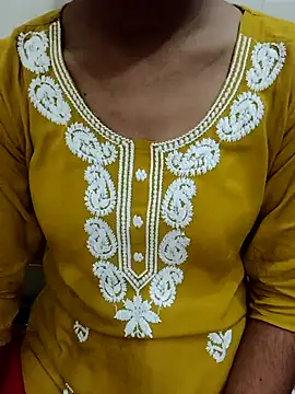 Snapshot of Meenu_rani6 chatting on 10-17-25, 07:11 Meenu rani6 online show from 10-17-25, 07:11