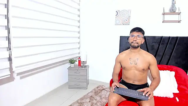 Taylormaccurdy  online show from 10-02-25, 05:05