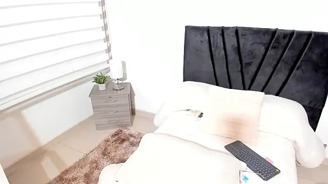 Taylormaccurdy  online show from 10-09-25, 03:12