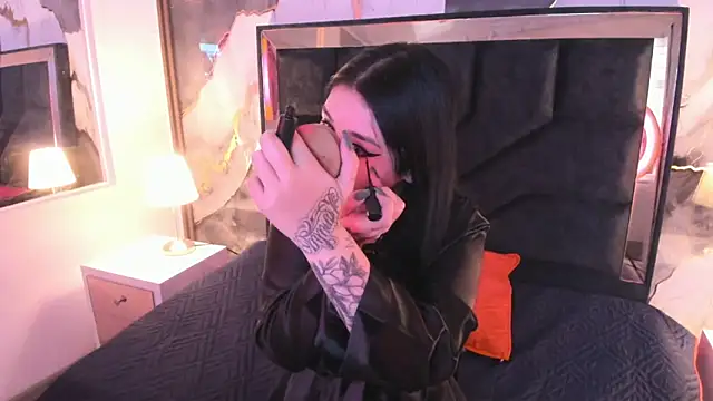 SusanVilla online show from 02-16-26, 07:45