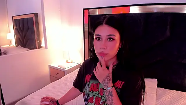 SusanVilla online show from 10-08-25, 07:58
