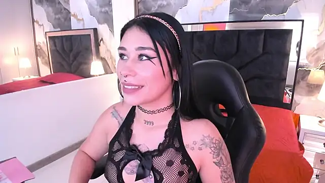 Snapshot of SusanVilla chatting on 05-09-26, 07:39 SusanVilla online show from 05-09-26, 07:39