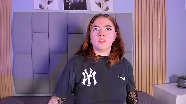 Kandyfrees  online show from 12-21-25, 12:40