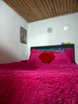 NICOLLE  12 online show from 12-19-25, 01:46