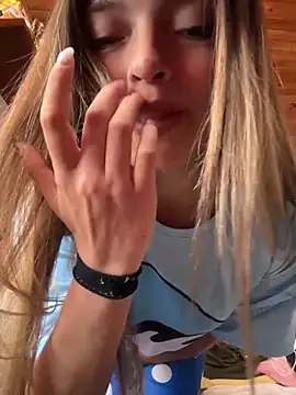 Miia Millerr online show from 12-18-25, 02:21