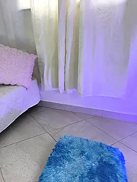 In-Ur-dreams online show from 10-14-25, 04:51