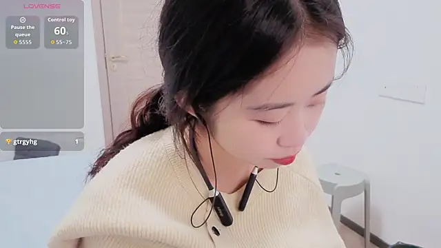 dudu-baby10 online show from 12-18-25, 11:25