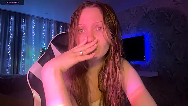 EmiIyKitty online show from 01-07-26, 08:03