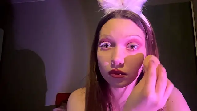 EmiIyKitty online show from 10-30-25, 07:55