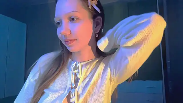 EmiIyKitty online show from 10-05-25, 07:37