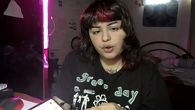 crucifxcked online show from 10-18-25, 07:38