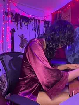 MadamLeRouge online show from 03-28-26, 03:24