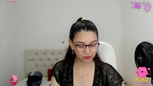 Snapshot of astrolover_ chatting on 10-11-25, 03:29 astrolover  online show from 10-11-25, 03:29