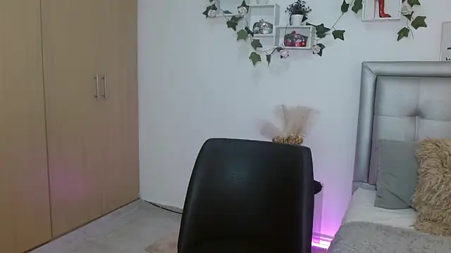 mia star 2 online show from 05-11-26, 10:16