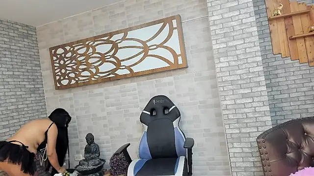 Alisonn Doll online show from 10-16-25, 12:46