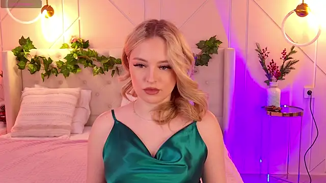 EllyLinn online show from 03-19-26, 05:13