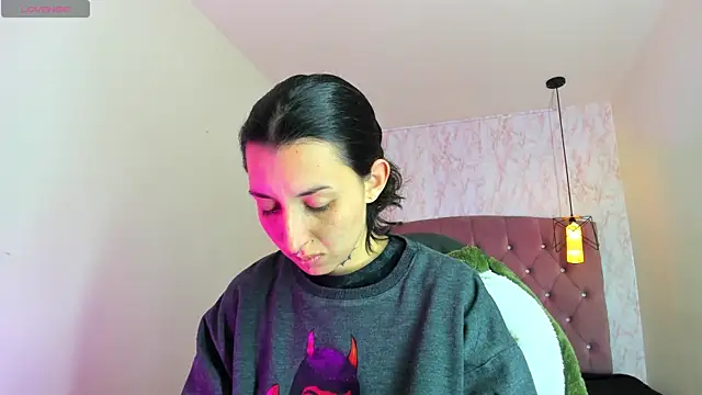 Iris  77 online show from 11-04-25, 01:15