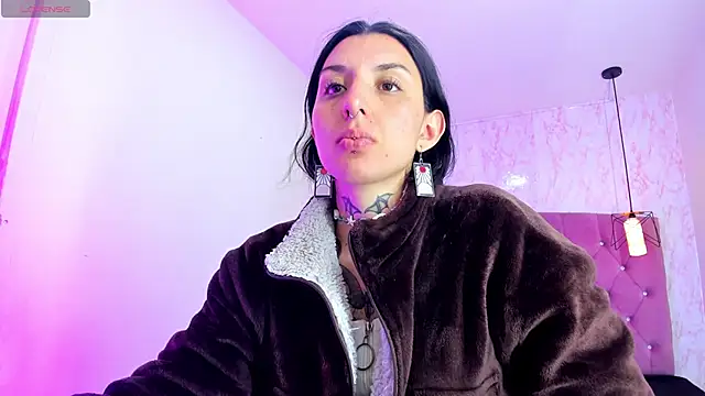 Iris  77 online show from 10-30-25, 05:10