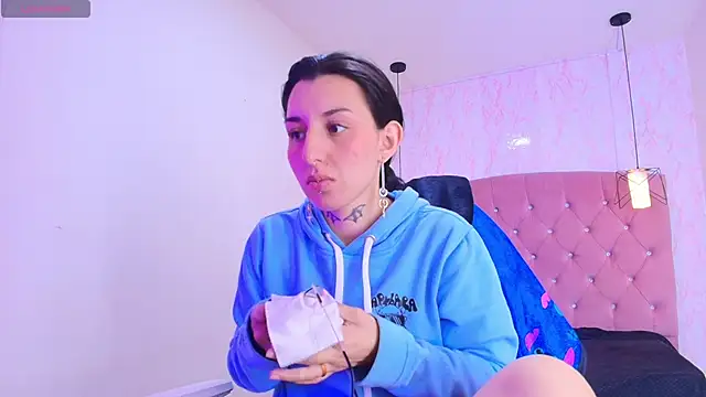 Iris  77 online show from 10-11-25, 06:53