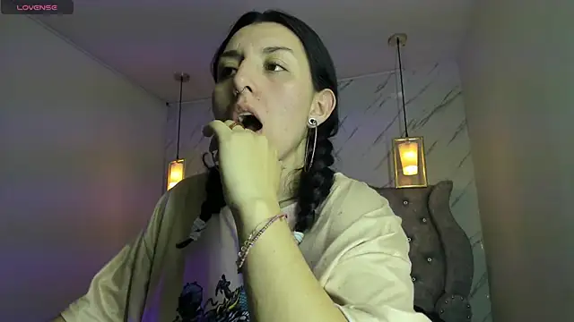 Iris  77 online show from 12-16-25, 05:50