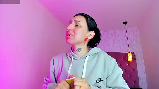 Iris  77 online show from 11-18-25, 11:35