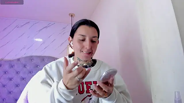 Iris  77 online show from 10-12-25, 07:04